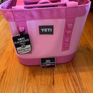 Yeti Camino 35 in Power Pink